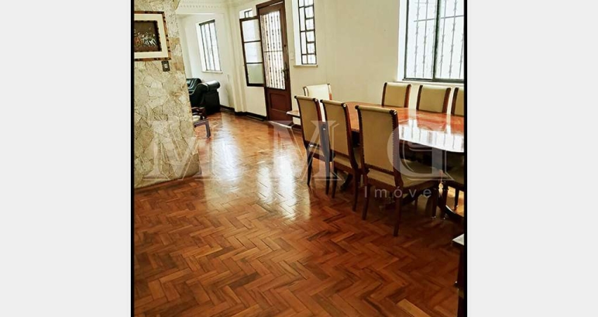 Sobrado a venda próximo Luís Gois