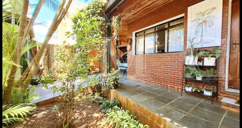 Vila Mariana: sobrado à venda:  3 dormitórios sendo 1 suíte quatro garagens.