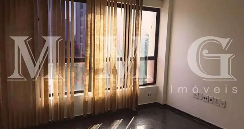 Excelente Sala Comercial, próximo do Metrô Santa Cruz.