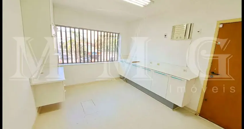 Loja com 100m² de vão livre, copa e WC próximo à Igreja de São Judas