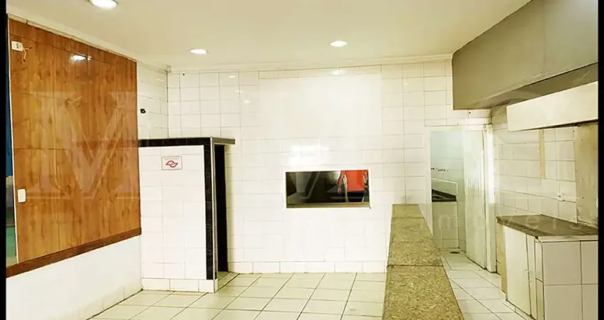 Loja 230 m2 de vão livre, cozinha , 4 banheiros , 100 metros da estação do metro vila mariana