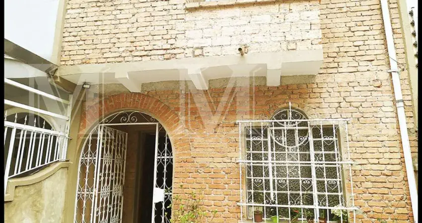 Vila mariana sobrado à venda com 3 dormitórios 2 salas, garagem e quintal.