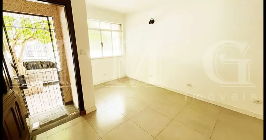 Sobrado, 2 dormitórios, sala, cozinha, área de serviço, bem localizado