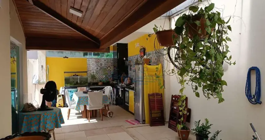 Casa em condomínio 4/4 em Buraquinho - Lauro de Freitas, BA