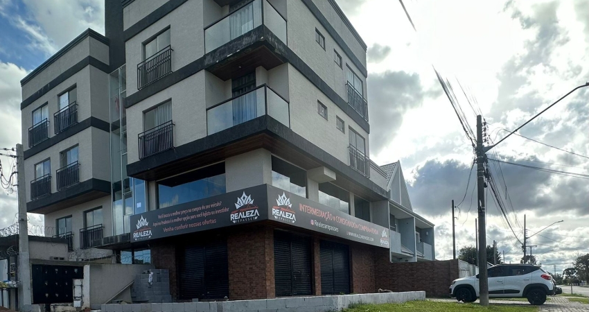 Loja comercial pé direito duplo

