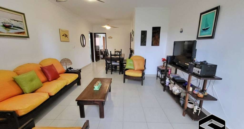 APARTAMENTO REFORMADO, LADO PRAIA, COM LAZER!
