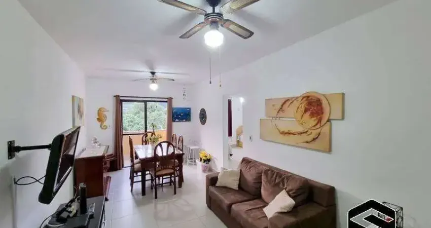 AMPLO APARTAMENTO COM SUÍTE, PRÉDIO COM CHURRASQUEIRA!