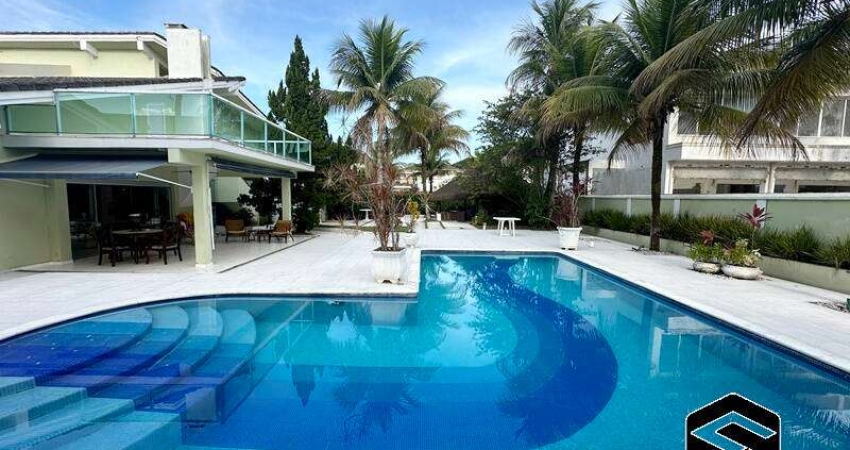 OPORTUNIDADE NO CONDOMÍNIO ACAPULCO! LINDA CASA 600m² EM TERRENO DE 1.100m²