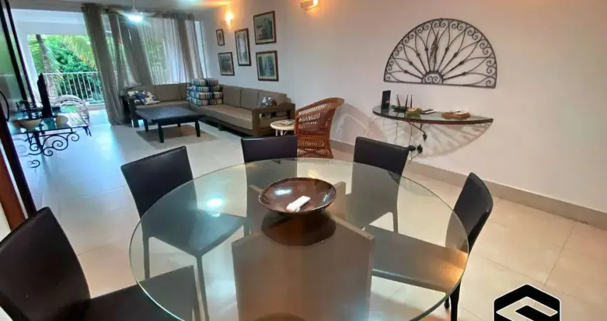 ENORME APARTAMENTO, 03 DORMITÓRIOS À 200m DA PRAIA DA ENSEADA!