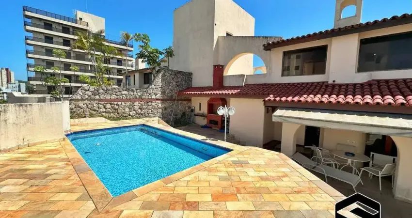 Linda cobertura duplex com piscina e churrasqueira, á 300mts do mar!