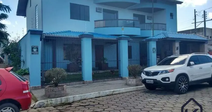 Casa de Excelente Padrão no Bairro São João