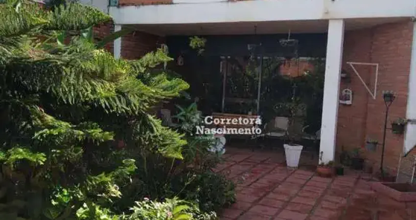 Casa com 4 dormitórios à venda, 319 m² por R$ 1.200.000,00 - Centro - Jacareí/SP