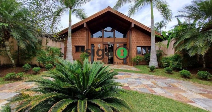 Casa a Venda em Condomínio Jardim Acapulco 5 quartos
