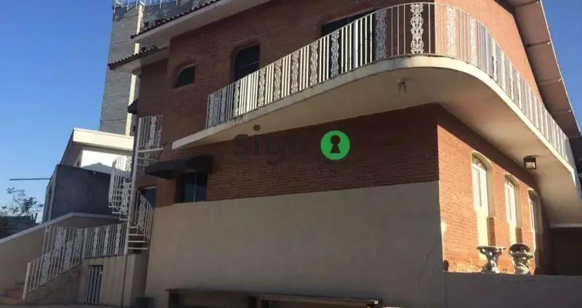 Sobrado á Venda em Santana - 470m². 6 quartos, 4 vagas, 4 salas !