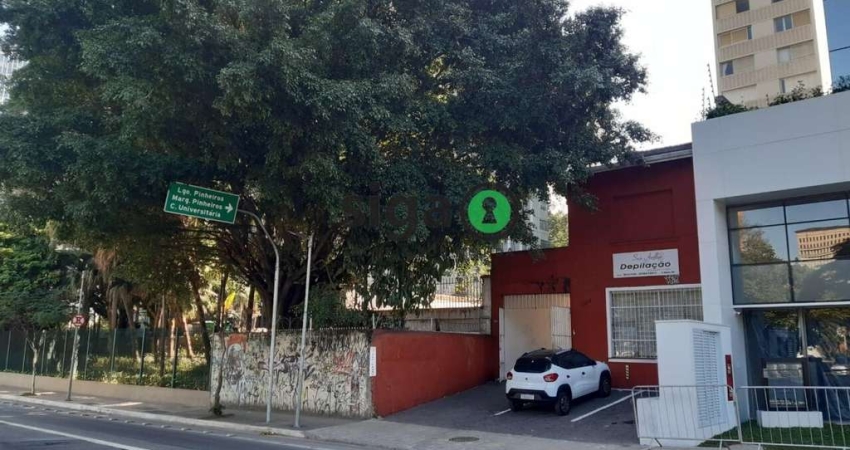 Casa Comercial para locação em Pinheiros, na Av Rebouças, com 280m²AU, com 3 salas, 8 vagas