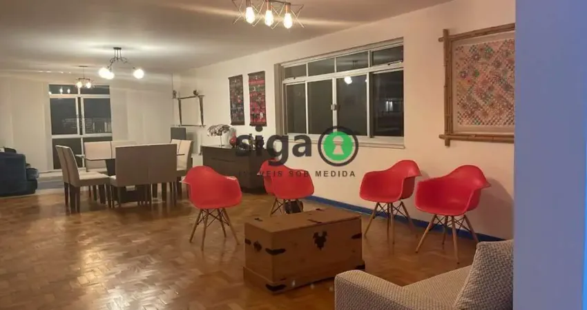 Apartamento a venda de 210 m2, um por andar, Totalmente reformado
