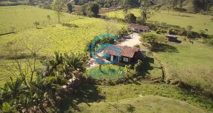 Chácara com área de festas, riacho e terreno de 4.650m² à venda em canelinha/sc