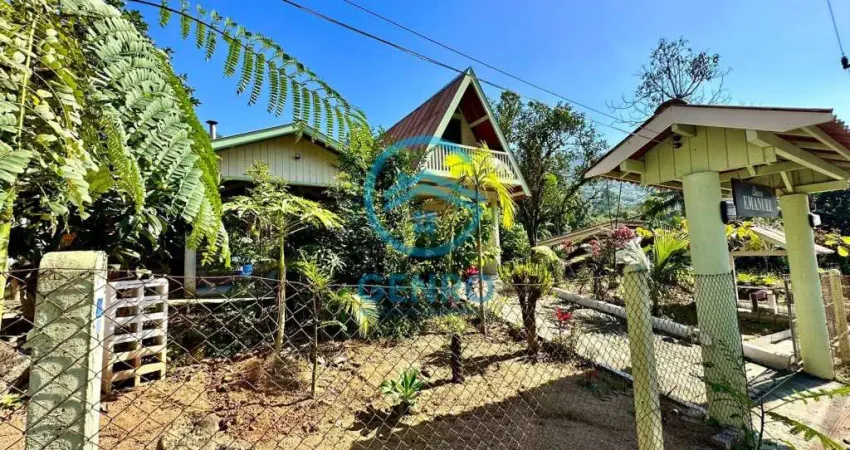 Chácara em Meio a Natureza com Cachoeira e Terreno de 800m² à venda em Tijucas/SC