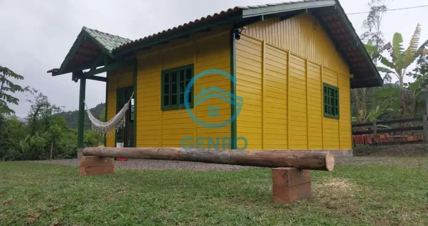 Chácara com piscina, riacho, lagoa e terreno de 7.000m² à venda em tijucas/sc