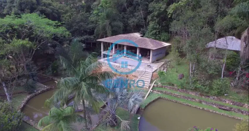 Sítio com Lindo Riacho, Lagoas e Terreno com 40.000m² ( 04 Hectares ) à venda em Tijucas/SC