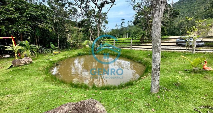 Chácara em Meio a Natureza com Lagoa e Terreno de 1.800m² à venda em Canelinha/SC