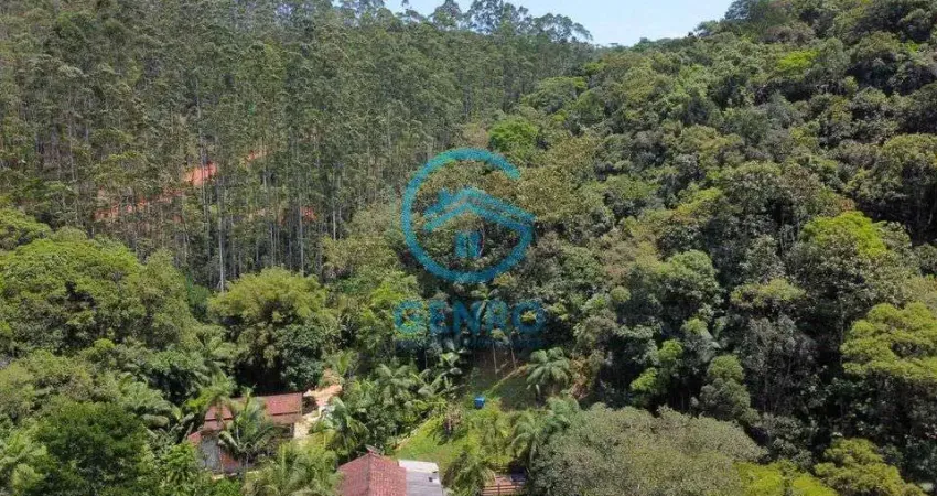 Chácara em Meio a Natureza com Cachoeira e Terreno de 6.000m² à venda em São João Batista/SC