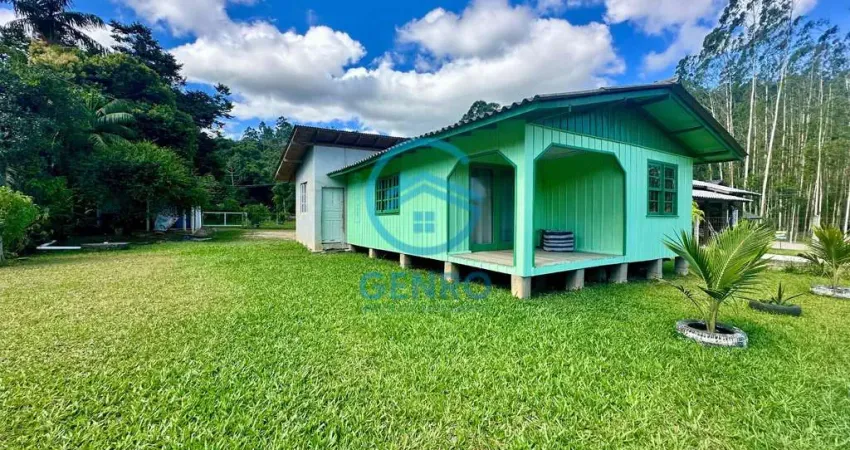 Chácara em Meio a Natureza com Riacho e Terreno de 1.500m² à venda em Tijucas/SC