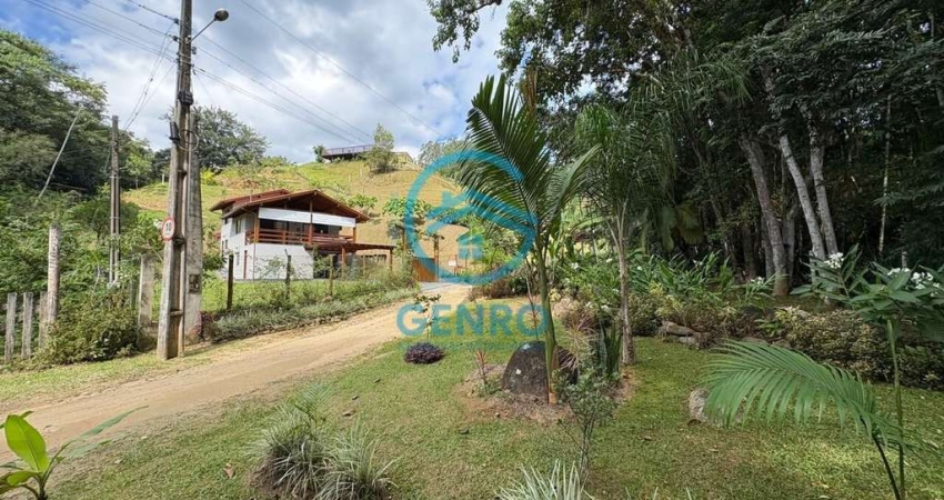 Chácara Semimobiliada em Meio a Natureza com Riacho e Terreno de 2.200m² à venda em Águas Mornas/SC