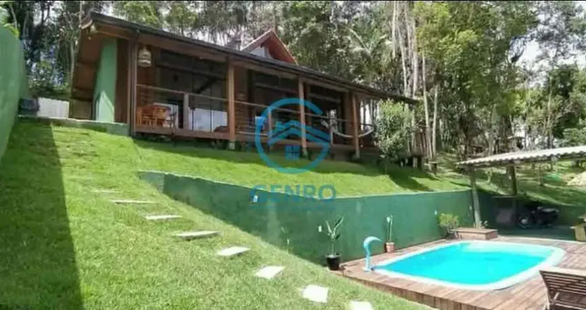 Chalé em meio a natureza com piscina e terreno de 630m² à venda em santo amaro da imperatriz/sc