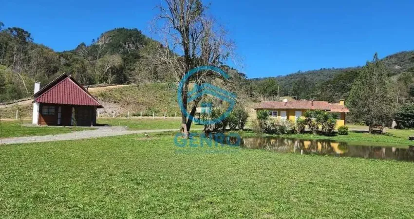 Sítio na Serra Catarinense com Lagoa e Terreno de 30.700m² ( 3.7 Hectares ) à venda em Urubici/SC