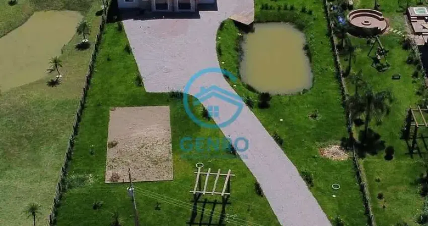 Chácara em meio a natureza com piscina, lagoa e terreno de 2.100m² à venda em canelinha/sc