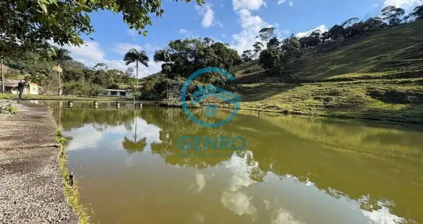 Sítio em meio a natureza com riacho e terreno de 36.000m² (3.6 hectares) à venda em águas mornas/sc