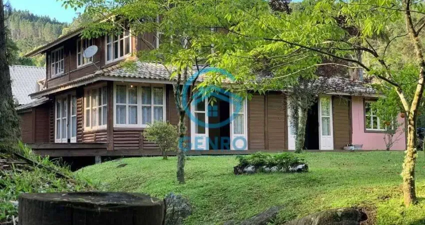 Sítio em meio a natureza com piscina, lagoa e com terreno de 20.000m² (02 hectares) à venda em rancho queimado/sc