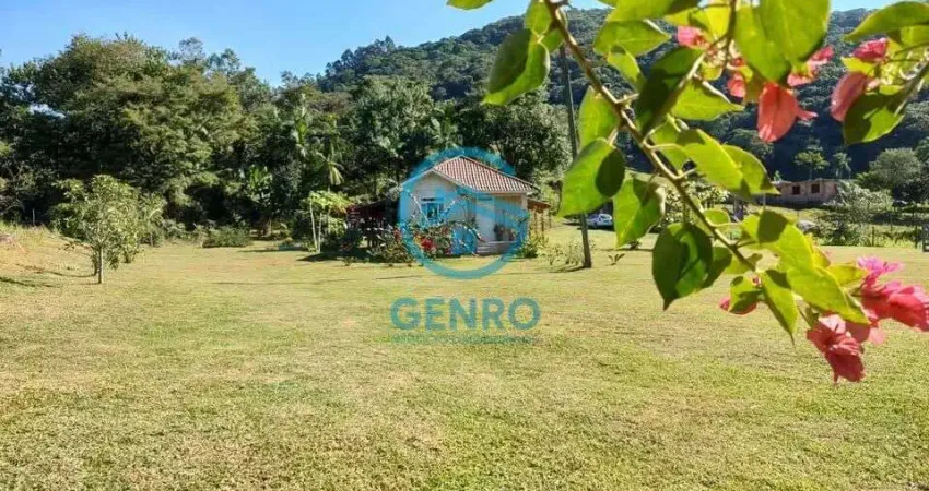 Sítio em meio a natureza com cachoeira e terreno de 68.000m² ( 6.8 hectares ) à venda em biguaçu/sc