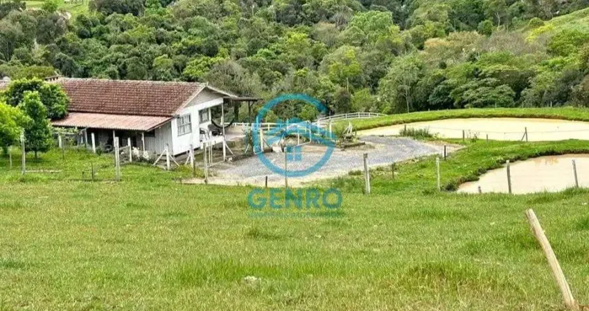 Chalé mobiliado com cachoeira, 04 lagoas e terreno de 54.000m² (5.4 hectares) à venda em alfredo wagner/sc