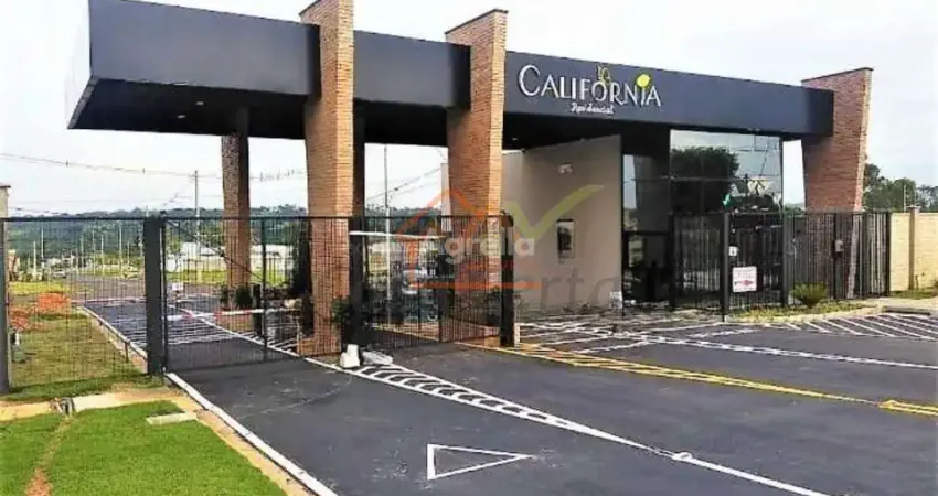 TERRENO COM EXCELENTE LOCALIZAÇÃO NO CONDOMÍNIO CALIFÓRNIA - ESTIVA GERBI/SP