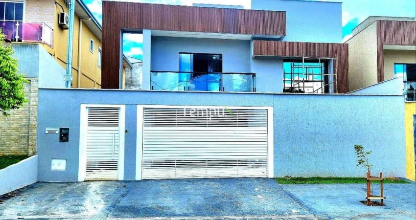 Sobrado de alto padrão, 4 suites plenas, uma com closet, piscina e área gourmet, no bairro Setor Jaó, em Goiânia-GO