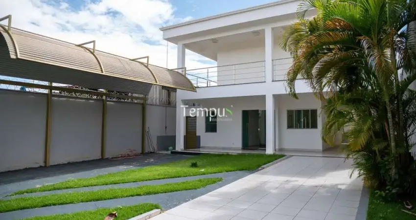 Casa Sobrado em Parque das Amendoeiras, Goiânia/GO