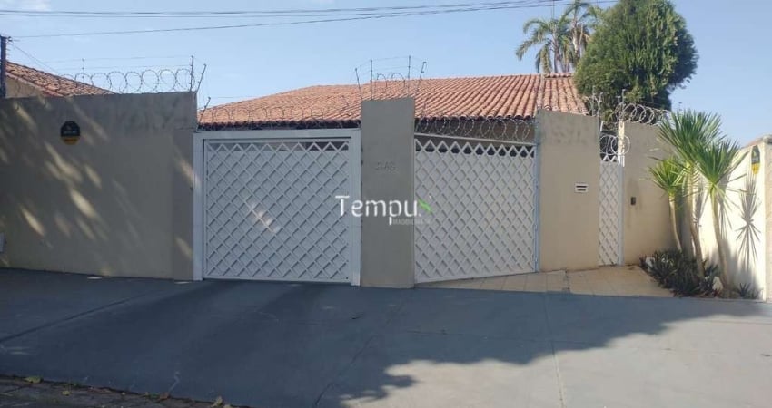 Linda casa espaço sapara alugar no Jardim América - Goiânia/GO