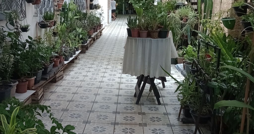 Lindo imóvel três quartoe / em Mesquiata / vila Emil r.j