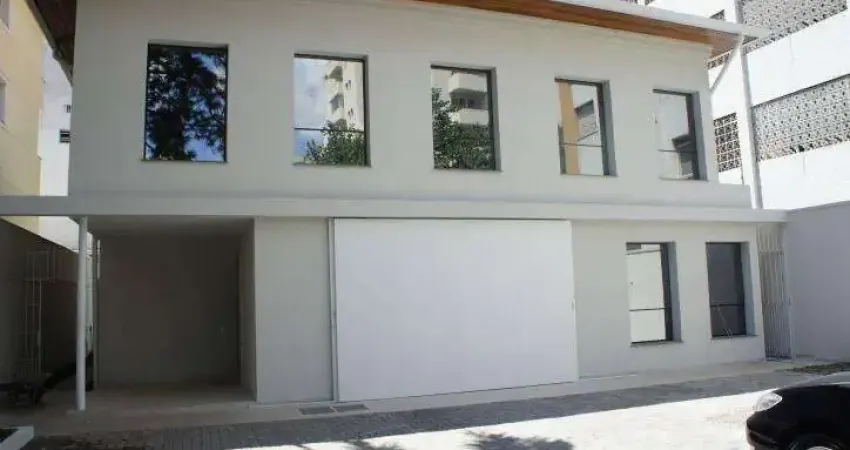 Casa comercial para alugar na Rua Capitão Prudente, 1, Pinheiros, São Paulo