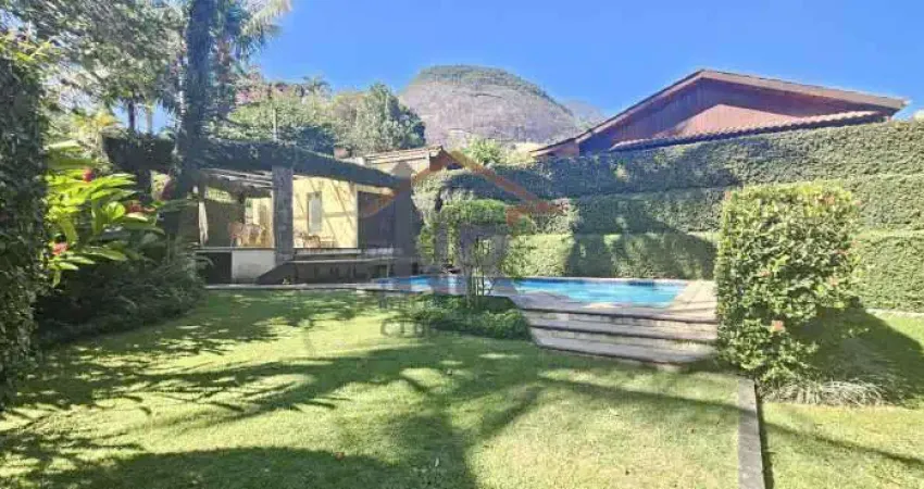 Casa em condomínio fechado com 5 quartos à venda na Estrada do Quitite, Jacarepaguá, Rio de Janeiro