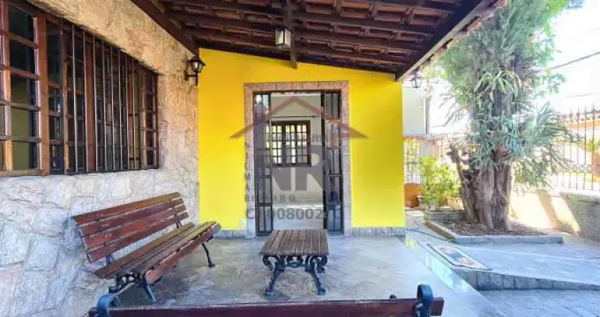 Casa com 3 quartos para alugar na Rua Ponte Nova, Tanque, Rio de Janeiro