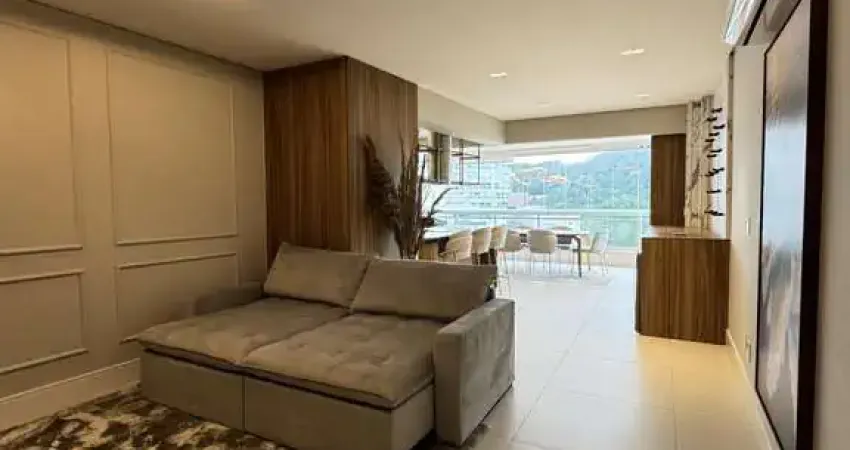 Apartamento semimobiliado de 2 quartos e 2 suítes no bairro canto do forte