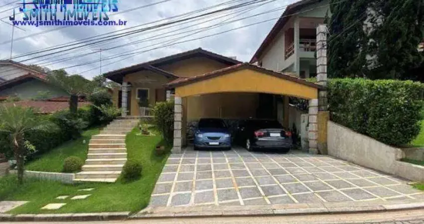 Casa especial em condomínio fechado região da granja. piscina, lareira.