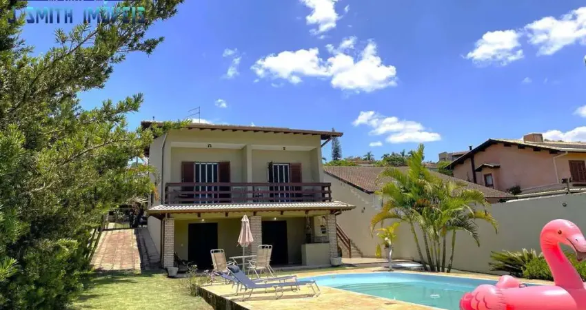 Casa estilo campestre, maravilhosa, 3 dorms, 4 vagas, 460m².