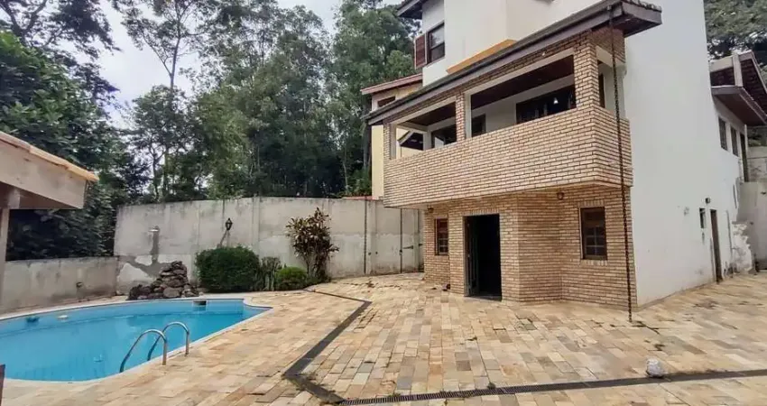 Casa 226m², piscina. abaixo do valor pra vc fazer seu acabamento!!
