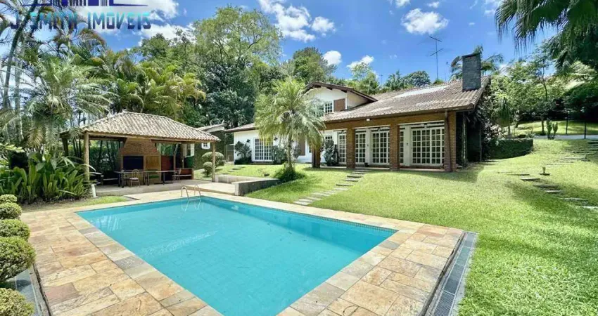 MARAVILHOSA CASA, RÚSTICA, ESTILO GRANJA, 3 SUÍTES, TERRENO 2.065m²