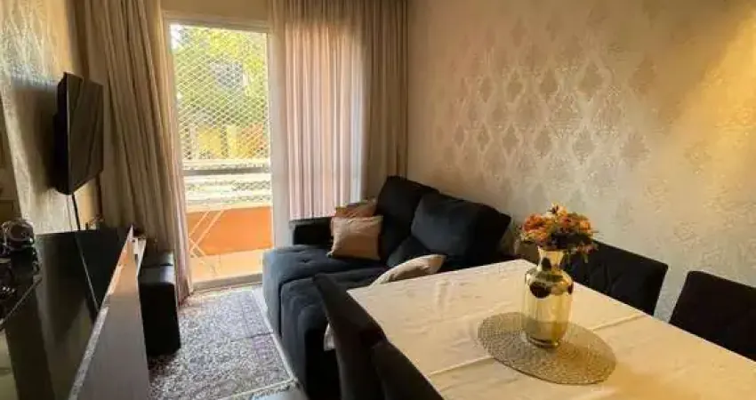 Apto. 2 dorms, pronto pra uso, armários planejados, impecável.