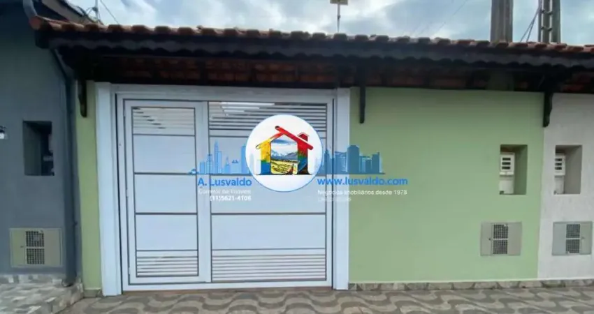 Casa com piscina em Mongaguá à 700M da praia!